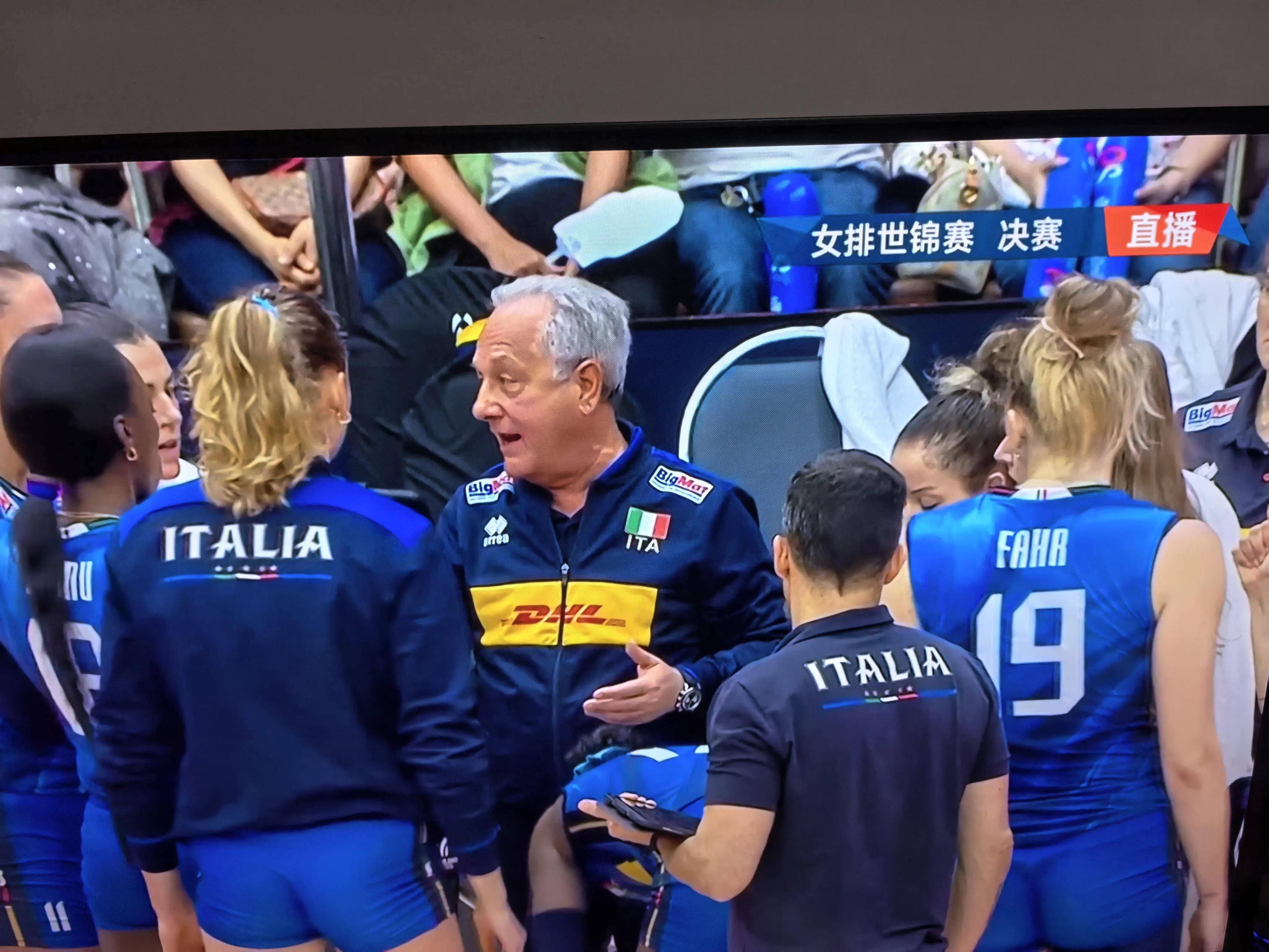 意大利女足队险胜中国队，杀入半决赛(意大利女足队险胜中国队,杀入半决赛视频)